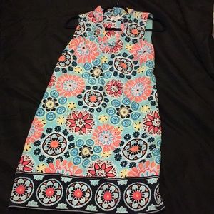 V-neck sleeveless short dress